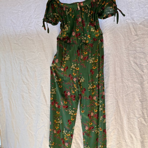 100% Rayon wide leg jumpsuit - Picture 5 of 8